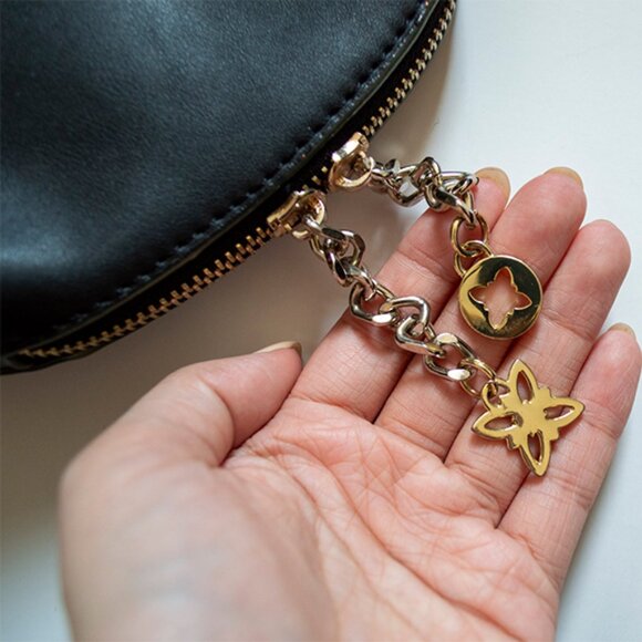 BCBG Heart-Shaped Black Crossbody Bag with Gold Hardware - Picture 5 of 6